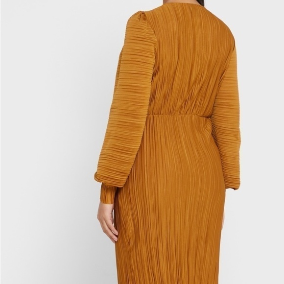 NWT. Vero Moda Small Balloon Sleeve Plisse Dress in Golden Brown . - Picture 8 of 13